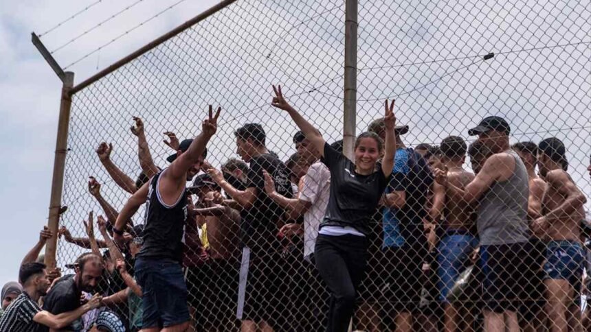 Spanish prime minister condemns influx of 60,000 migrants